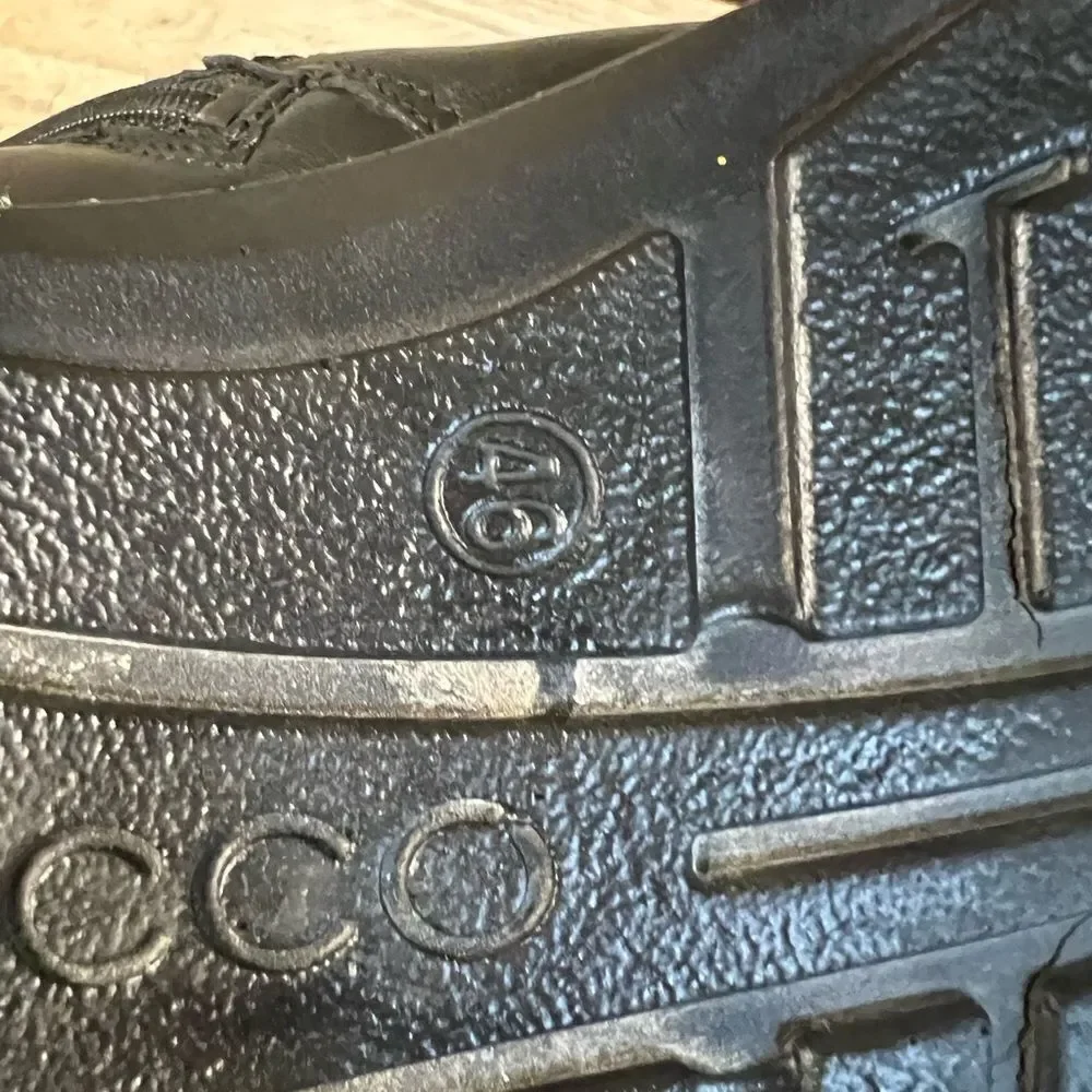 Ecco leather wool lined boots size 46